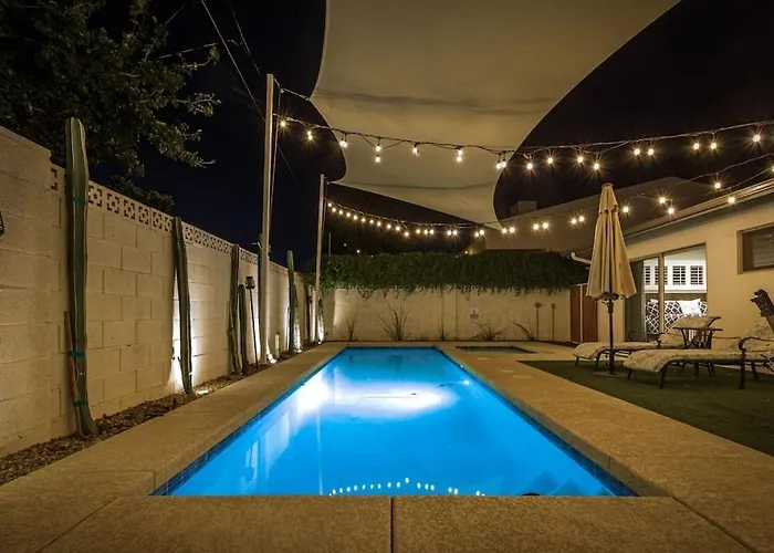 Private Pool & ** Steps To Old Town ** Sanatized Ferienhaus *