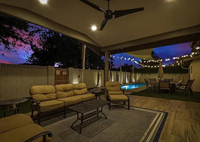 Private Pool & ** Steps To Old Town ** Sanatized * Scottsdale