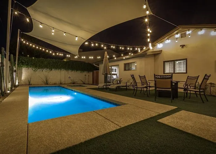 Ferienhaus Private Pool & ** Steps To Old Town ** Sanatized *